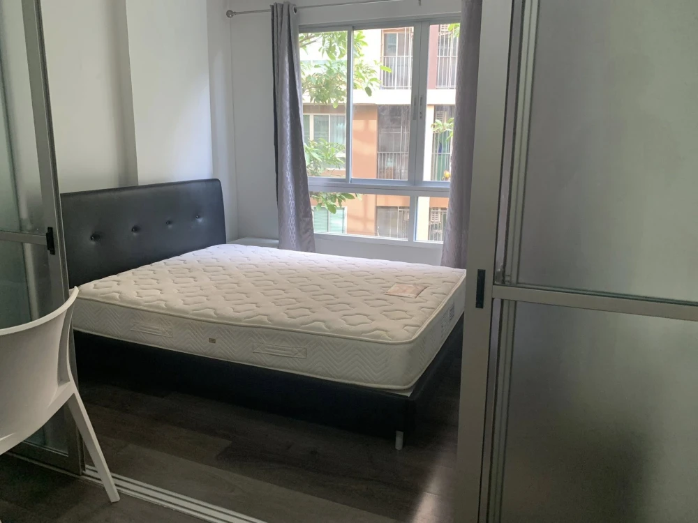 For sale or rent: dcondo Campus Resort Rangsit. Nice, well-partitioned rooms at affordable prices. Book yours today!