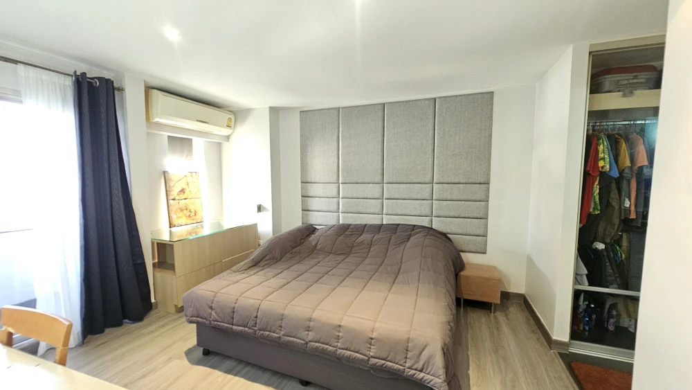 For sale or rent: Family Park Ladprao 48, a lovely room with a built-in headboard and fully furnished. Don't miss out!