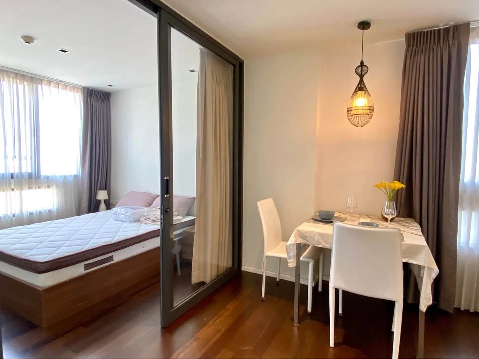 For sale or rent: Formosa Ladprao 7. Features two-way windows for natural light and ventilation, and comes fully furnished with amenities. Book now!