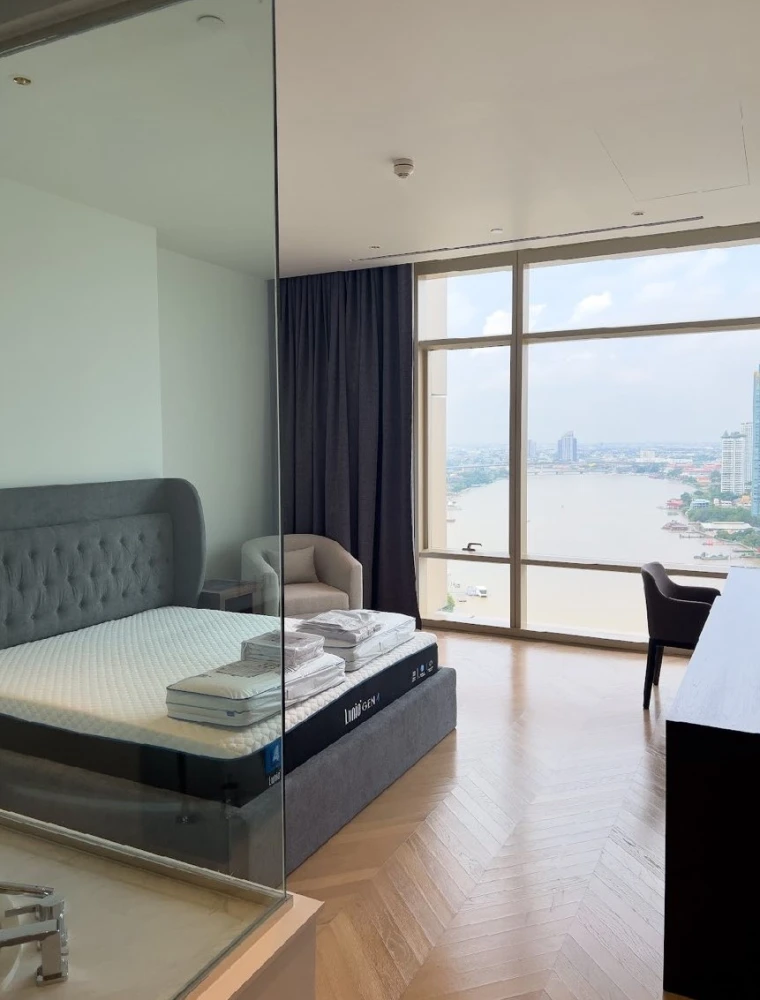 For sale, for rent, Four Seasons Private Residences, spacious room, lots of usable space, fully furnished, river view from high floor, don't miss it.