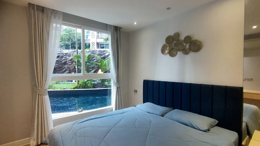 Room for rent at Grande Caribbean Resort Pattaya. Located on the 1st floor, with direct pool access. Fully furnished; just bring your suitcase and mov
