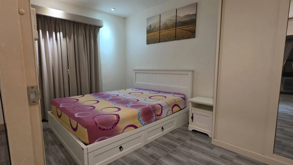 For sale or rent: I Condo Sukhumvit 105, 2 bedrooms, spacious living area, great location, beautiful garden view. Book now!