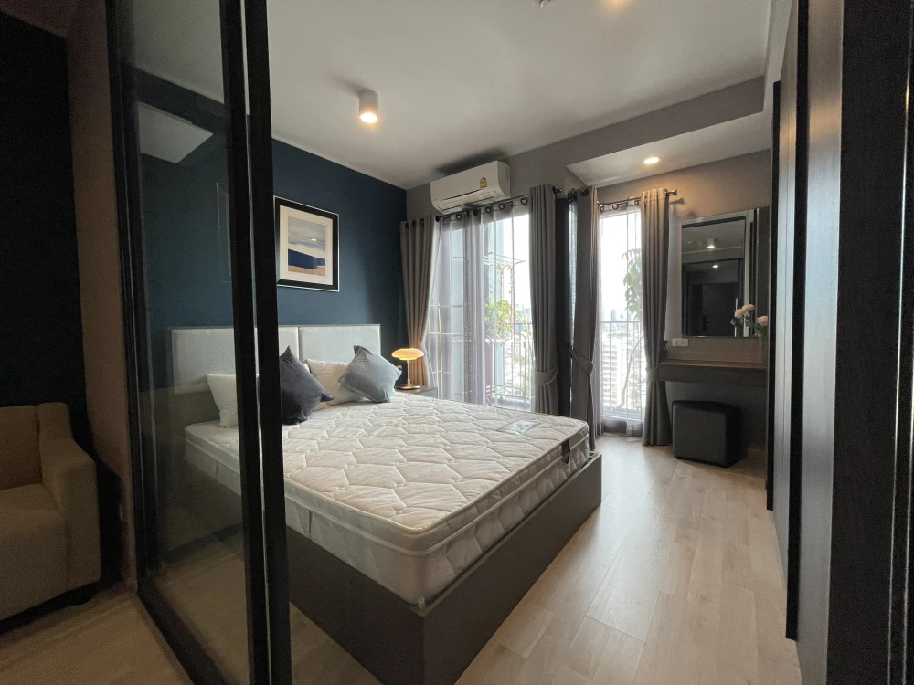 For sale, for rent, IDEO Ratchada-Sutthisan, 22nd floor, very breezy, not hot, fully decorated, modern style, blue + cream + gray tones, very worth bo