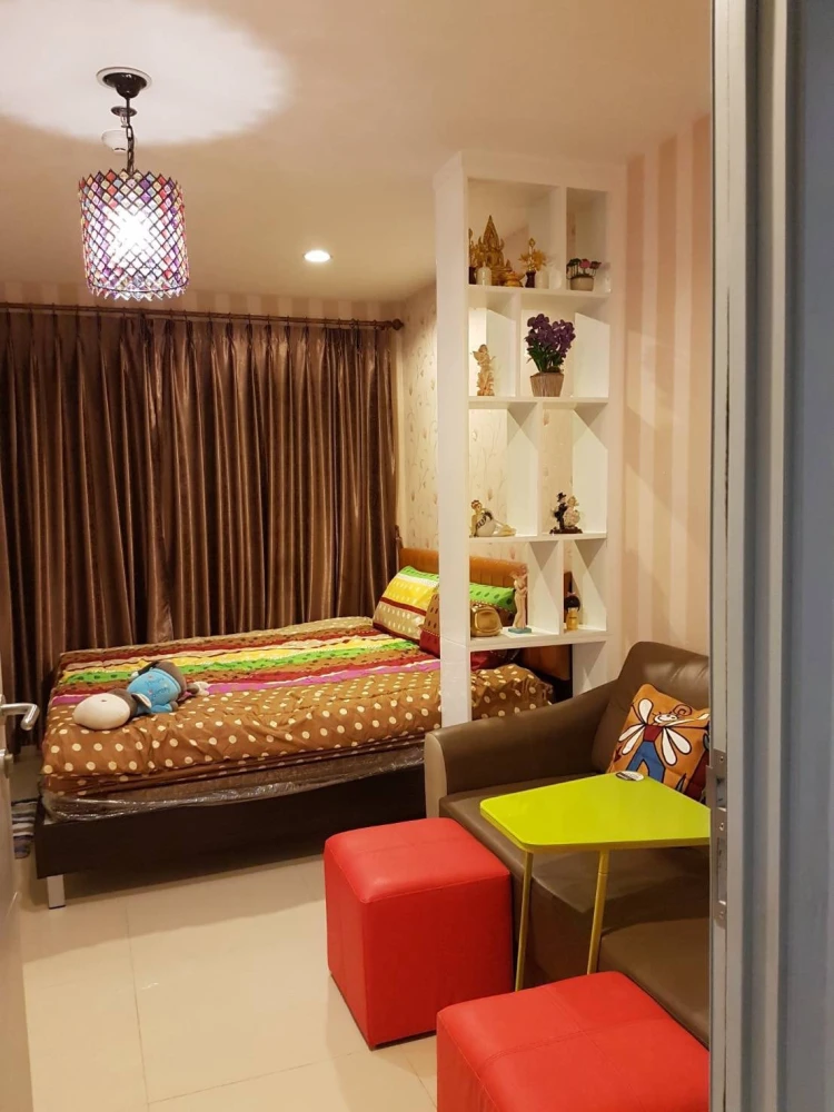 For sale or rent: Ideo Wutthakat, built-in decoration, granite floor, north facing, not hot, not next to the garbage room, must arrange.