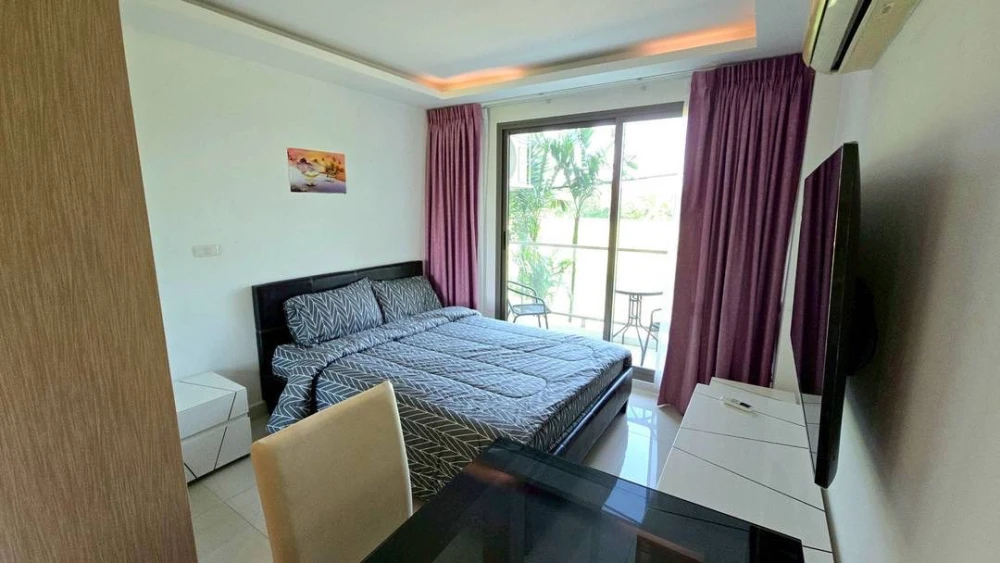 For sale or rent: Laguna Beach Resort 3 - The Maldives Studio room, good location, fully furnished, reserve now!