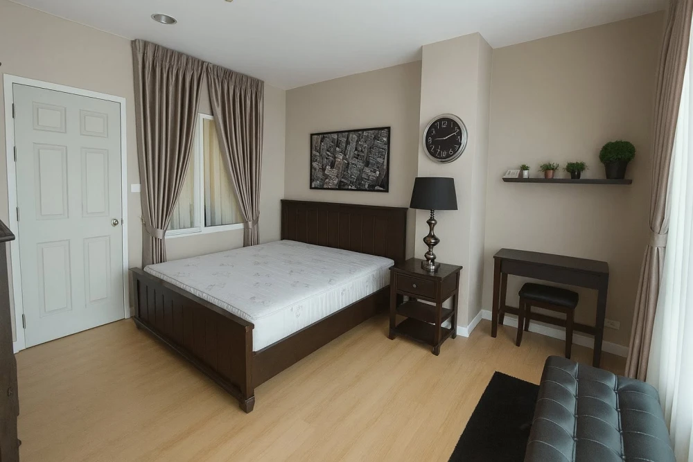 For sale or rent: Life @ Ratchada (Ladprao 36). Very spacious room, beautiful view, fully furnished with appliances, ready to move in.