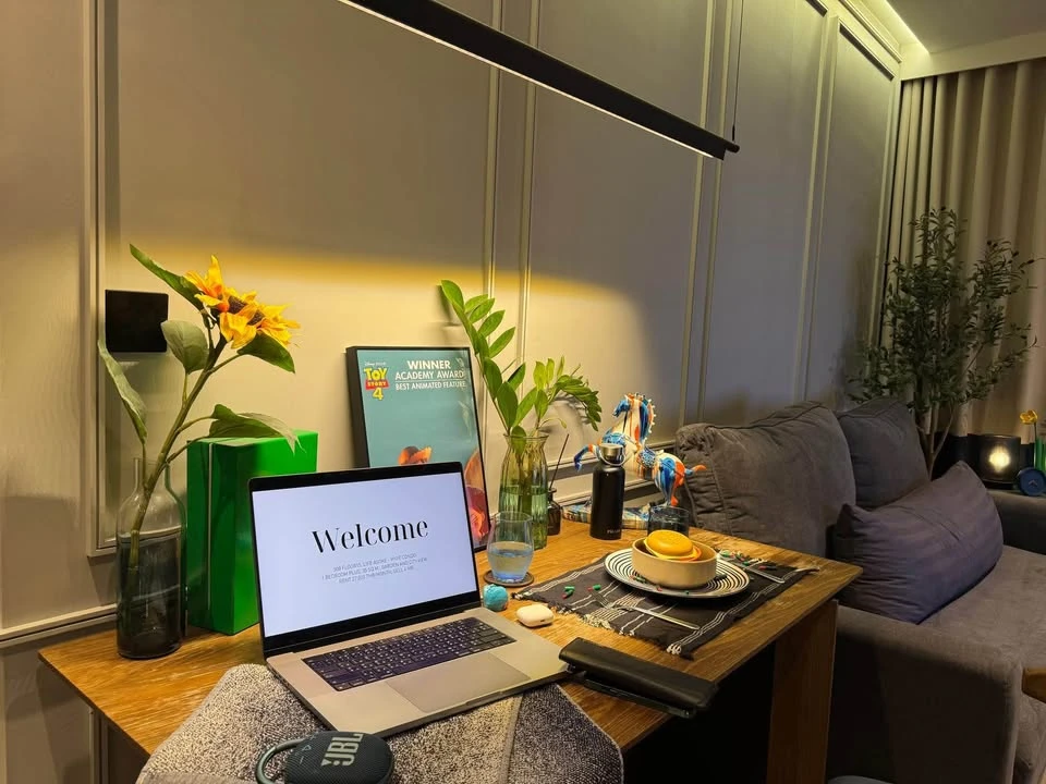 For sale or rent: Life Asoke Hype, 15th floor, beautiful unit, fully furnished and ready to move in. Book now!