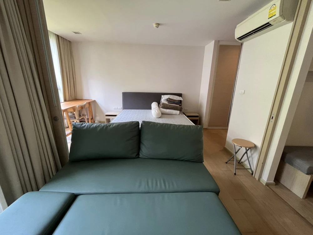 For sale or rent: Liv@49, 4th floor unit, 45 sq m. Spacious and comfortable living area. Book now!