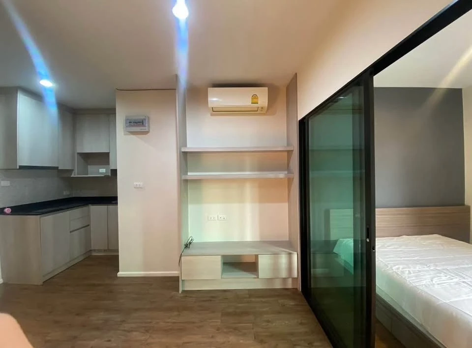 For sale or rent: Living Nest Ladprao 44, 32 sq m, 2nd floor, fully furnished. Grab it while you can!