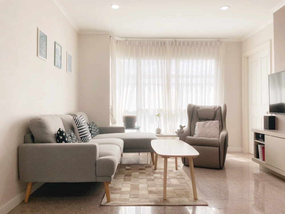 For sale or rent: Lumpini Park Riverside - Rama 3, a riverside condo on the Chao Phraya River. City views and a swimming pool provide a cool breeze al
