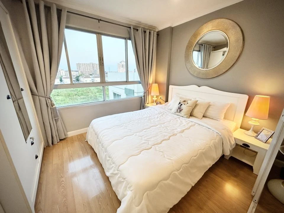 For sale or rent: Lumpini Ville Ramkamhaeng 26. Beautifully decorated, luxurious and elegant unit with complete furniture. Book now!