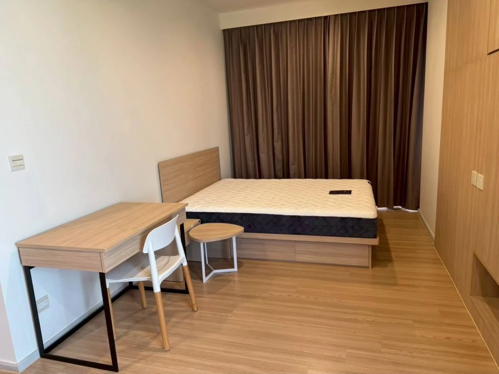 For sale or rent: M Jatujak, large unit, 119 sq.m., spacious and airy living room, perfect for families. Don't miss this opportunity!