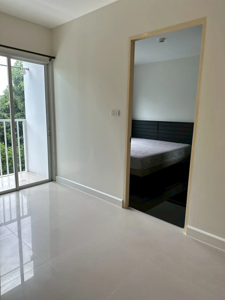 For sale or rent: Metro Park Sathorn. Spacious rooms with ample usable space and complete amenities. Book now!