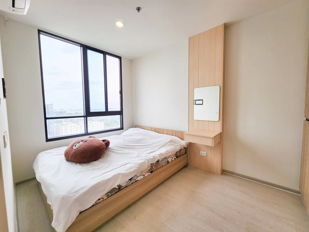 For sale or rent: Nue Noble Chaengwattana, ready-to-move-in unit with complete amenities, 22nd floor with high-floor view, great price. Book now!