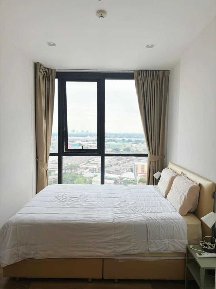 For sale, for rent: Oka Haus Sukhumvit 36, decorated in a tone-on-tone style, high ceiling, airy and spacious, good location, book now!