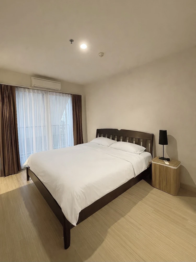 For sale or rent: PARKLAND SRINAKARIN corner unit. Quiet and peaceful with beautiful tree views from both balconies. Book now!