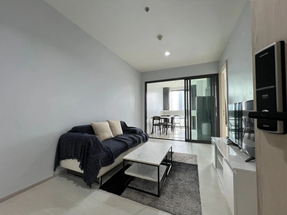 For sale, for rent, Rhythm Sukhumvit 42, 8th floor, fully furnished room, ready to move in, interested, hurry and reserve now, urgent.