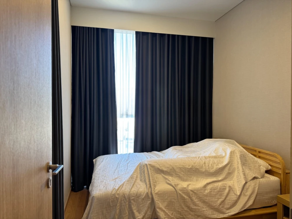 For sale or rent: Siamese Exclusive Sukhumvit 42, 9th floor. Great view, spacious and airy. Clean and well-maintained unit with a peaceful atmosphere.