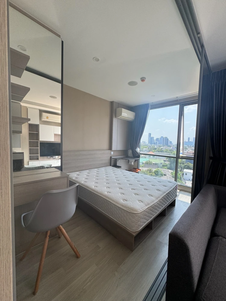 For sale or rent: Sign Sukhumvit 50. A lovely unit with complete furniture and appliances. Just bring your belongings and move in! You won't want to m