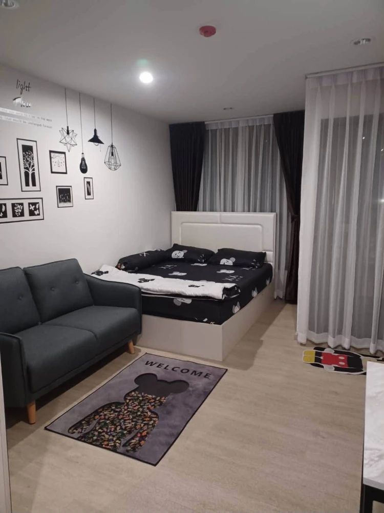 For sale or rent: Thana Astra Sathorn-Channel 1 bedroom. Beautifully decorated with a coordinated color scheme. Pool view. Don't miss out!