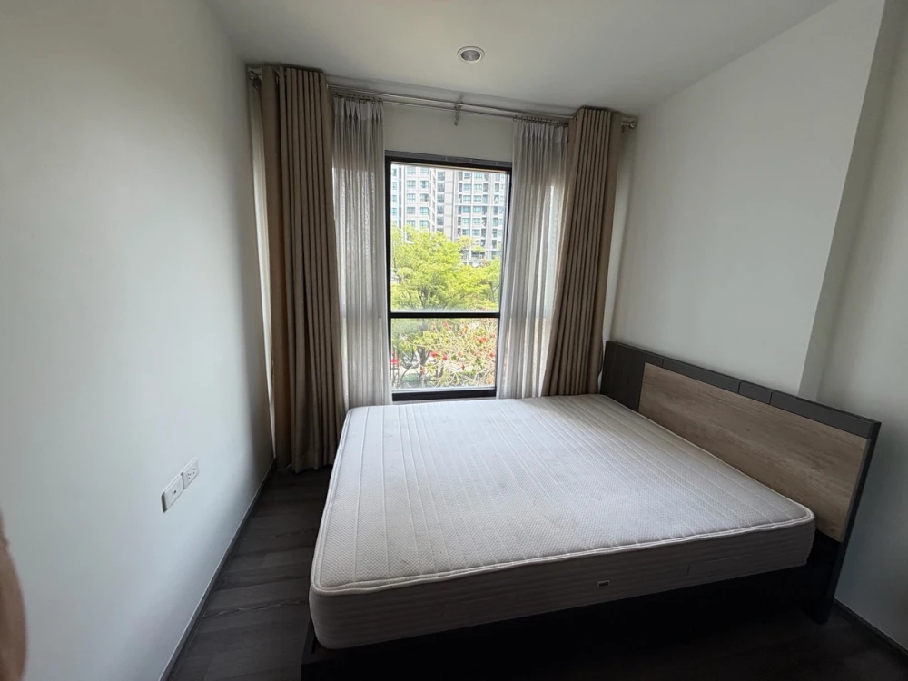 For sale or rent: The Base Park West, 4th floor, fully furnished, ready to move in. Book now!