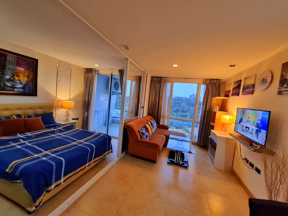 For sale or rent: The Cliff (South Pattaya) on Pratumnak Hill, Pattaya. Fully furnished room with beautiful sea view. Reserve now!