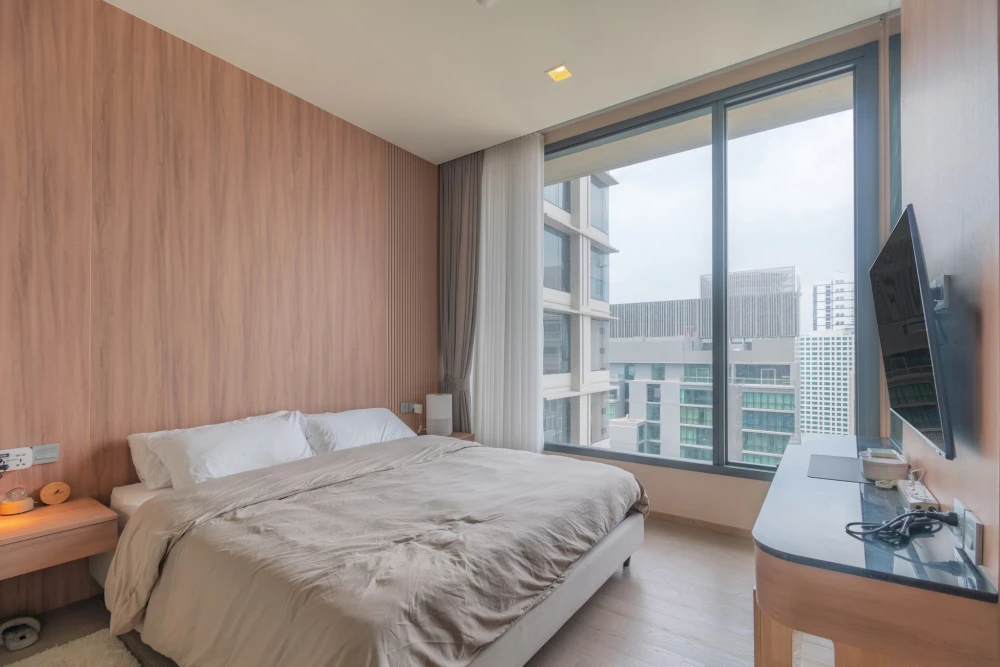 For sale or rent: The Esse Asoke. Beautiful unit, prime city location, stunning unobstructed city views, north facing. Don't miss out!