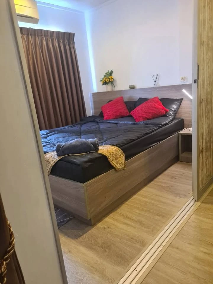 For sale or rent at The Grass Pattaya. Nice room, fully furnished, beautiful sea view. Move in with just your luggage!