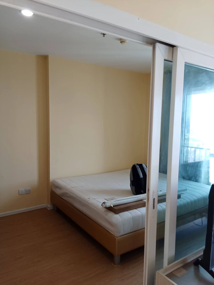 For sale or rent: The Key Sathorn - Charoenrat. High floor unit with excellent ventilation. Cats are allowed, a must-have for cat lovers!