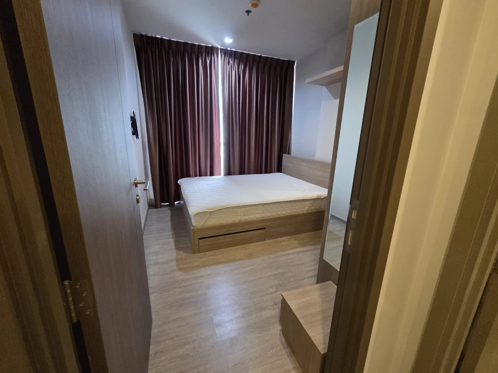 For sale or rent: The Line Wong Sawang. Nice unit on the 32nd floor with great views. Fully furnished with appliances. Book now!