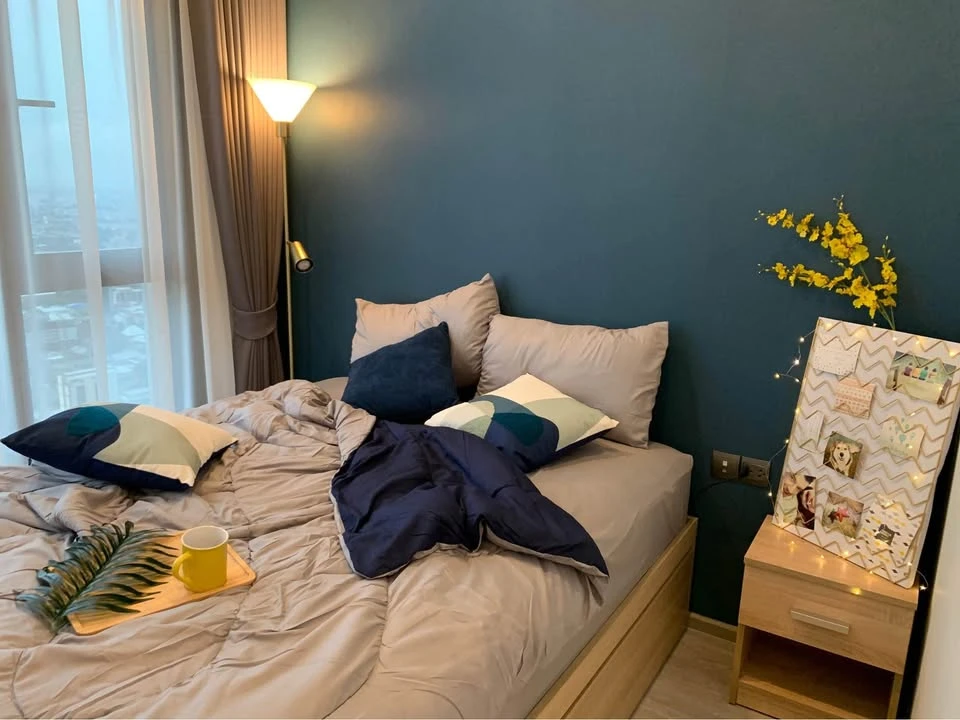 For sale, for rent, The Line Sukhumvit 101, beautiful view in the evening, 3.5 meter high ceiling, furnished and ready to move in. If you don't book,