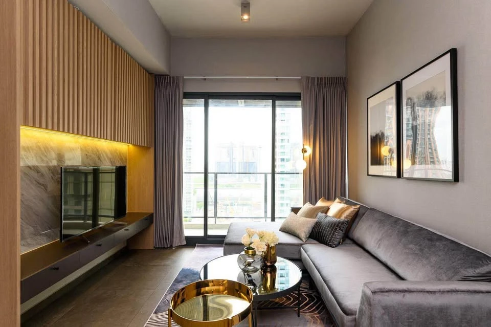For sale or rent: The Lofts Asoke, beautifully decorated and ready to move in, in a luxurious building in Asoke. Don't miss it!