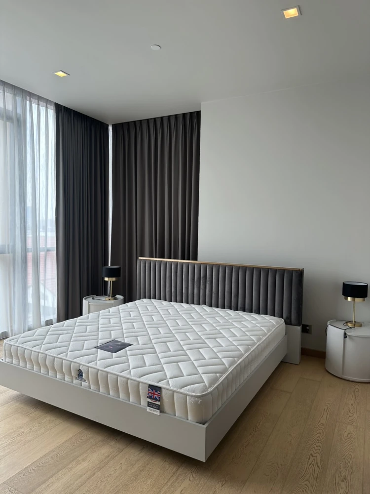 For sale or rent: The Monument Thonglo, 2 bedrooms, spacious living area, fully furnished and equipped with amenities. Book now!
