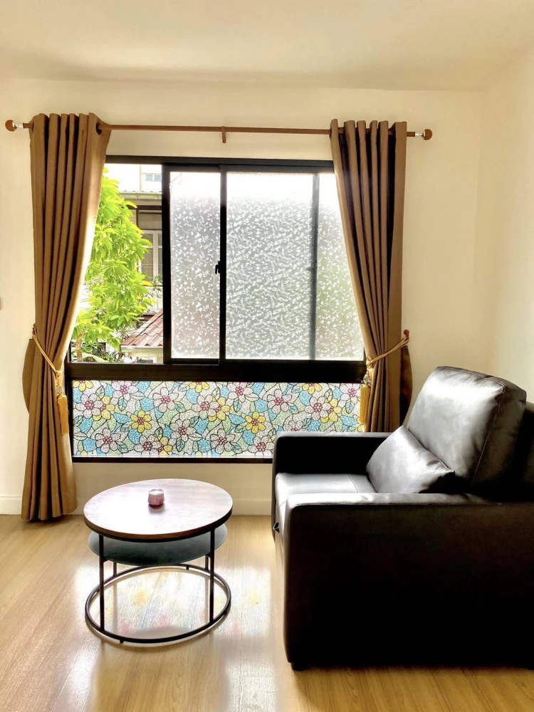 For sale, for rent, The Nest Sukhumvit 22, Building B, 2nd floor, north side, can see trees behind the room, very shady, cool and comfortable, not hot