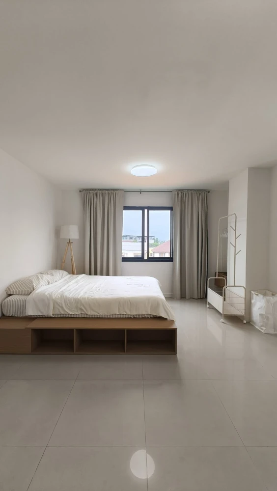 For sale or rent: The North Park Condominium, 6th floor. Good ventilation, unobstructed view, bright and airy. Fully furnished with appliances. Book n