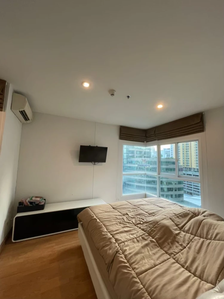 For sale or rent: The Parkland Grand Asoke-Phetchaburi, spacious room with plenty of usable space, swimming pool view. Reserve now!