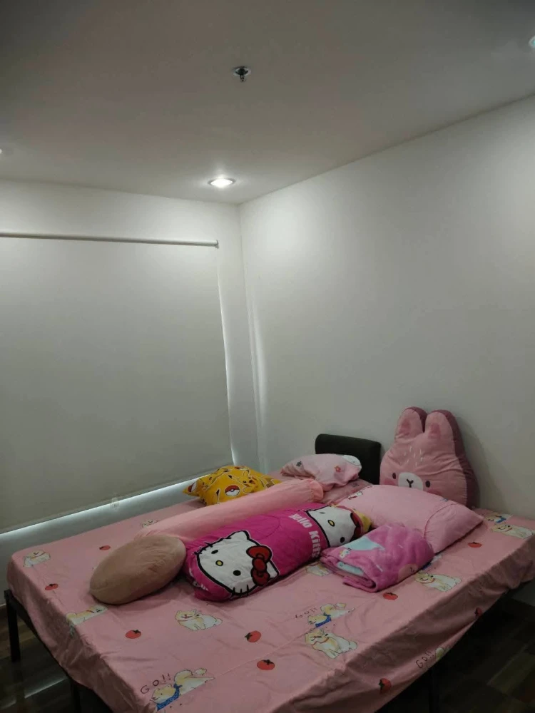 For sale or rent: The President Sathorn-Ratchaphruek. Very spacious 2-room unit (50 sq.m.) with full furnishings, including a bed and a high-quality m