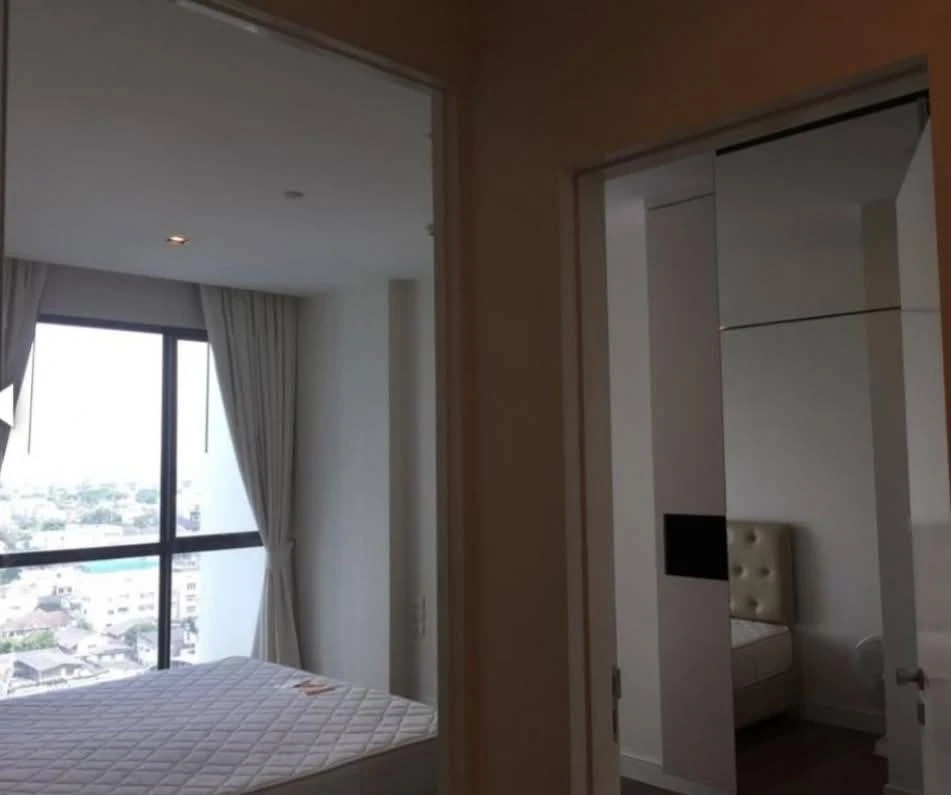 For sale or rent: The Room Sukhumvit 62, spacious and comfortable room, swimming pool view, ready to move in with just your bags.