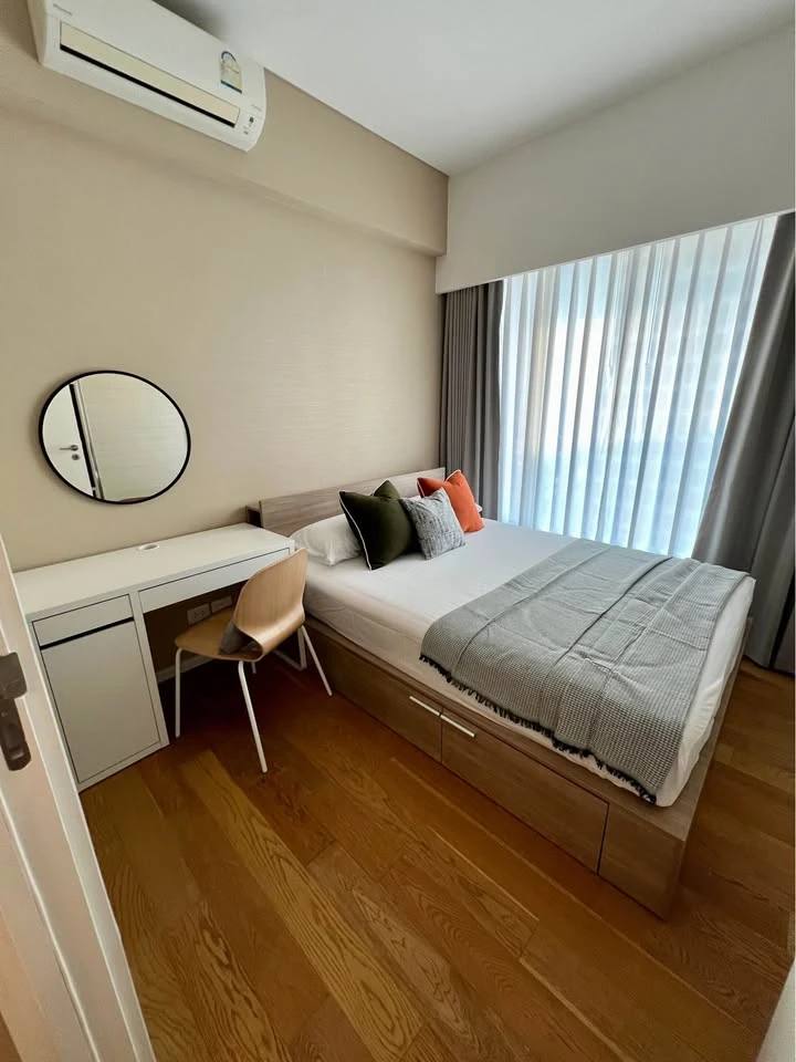 For sale, for rent, The Saint Residences, a cozy room, cozy, comfortable, very good room specs, high ceiling, furnished, ready to move in, if you don'