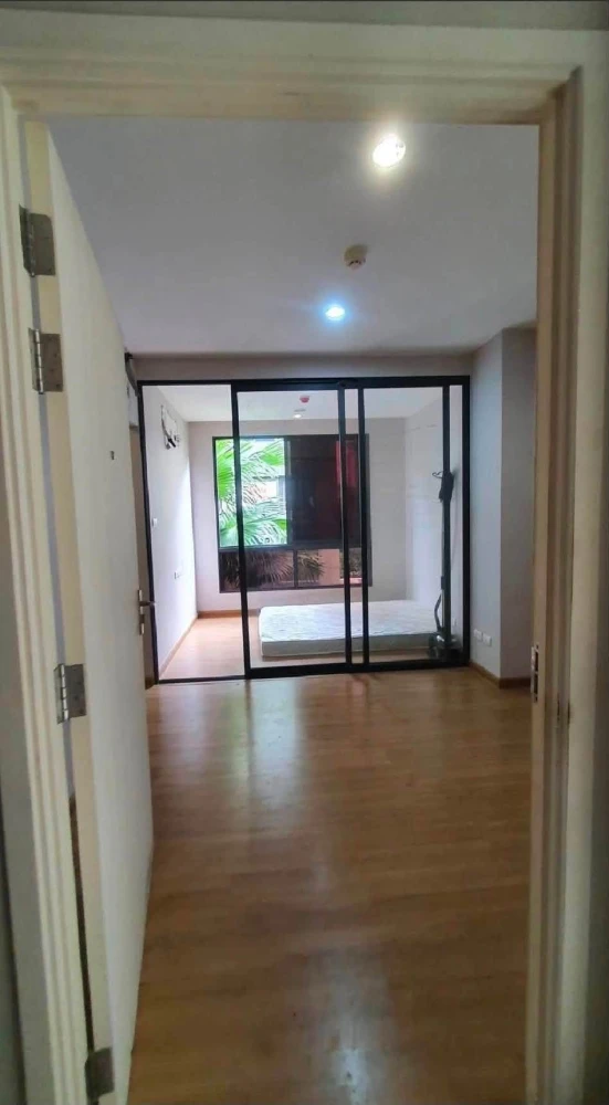 For sale or rent: The Tree Privata. Bedroom partitioned with aluminum and glass, plus a separate kitchen area. Clean, bright, and comfortable. Book no