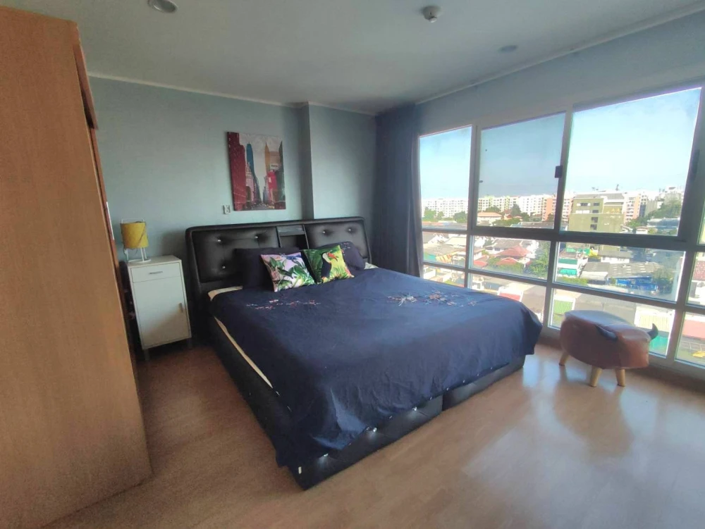 For sale or rent: U Delight @ Huaykwang Station. Spacious and comfortable rooms with ample living space. Book now before you miss this opportunity!