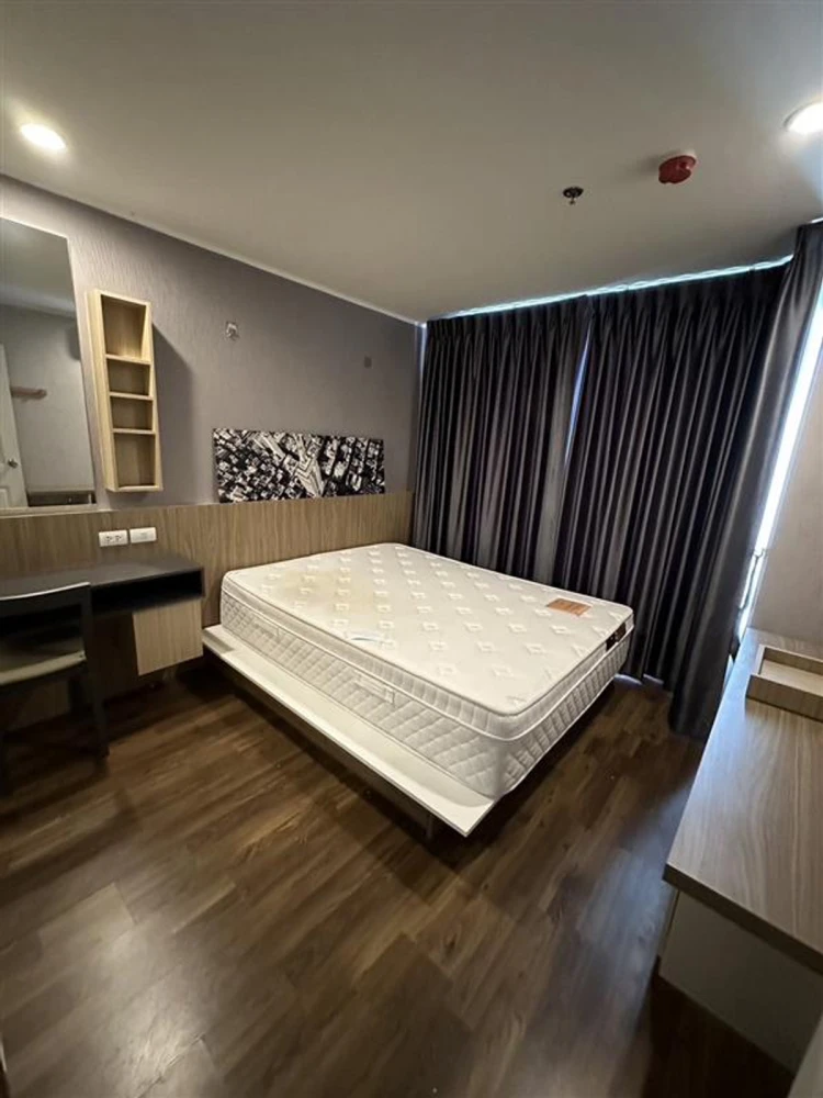 For sale or rent: U Delight Ratchavibha, 1 bedroom, 1 bathroom, high-quality built-in wall cabinets, fully furnished. Don't miss out!