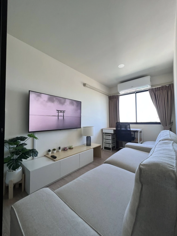 For sale or rent: Wela Ramkhamhaeng 186. 1 bedroom, 1 bathroom. Spacious living area, beautiful city views, bright and airy. Book now!