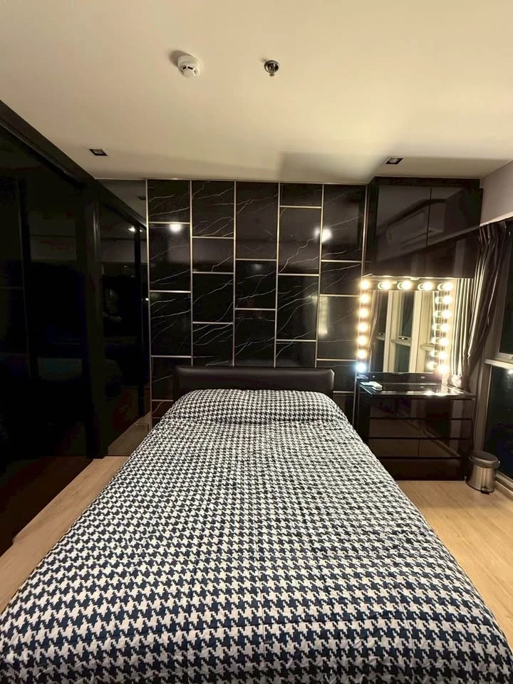 For sale, for rent Whizdom Station Ratchada–Thapra, a room decorated in a stunning tone, built-in marble-patterned furniture, don't miss it.