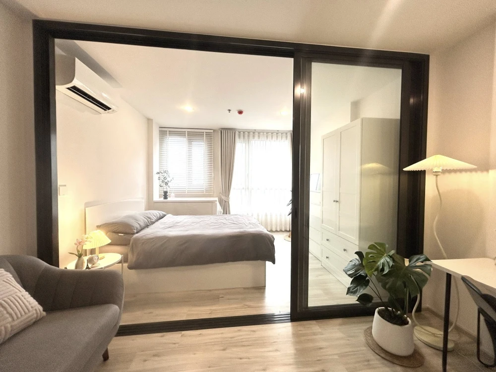 For sale, for rent, XT Huaikhwang, a nice room, complete with furniture and electrical appliances. If you don't reserve, you'll regret it later.