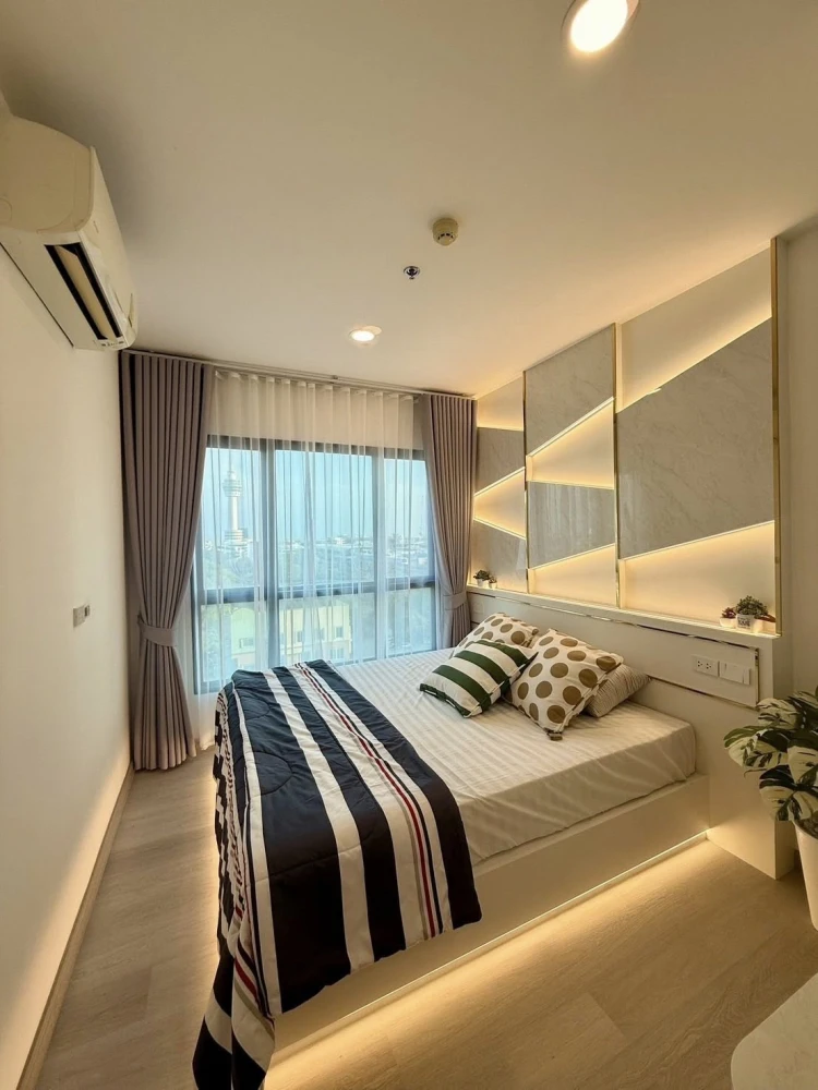 For sale: Knightsbridge Sky River Ocean, beautifully decorated with built-in furniture throughout the room, with quality furniture. Book now, get it f