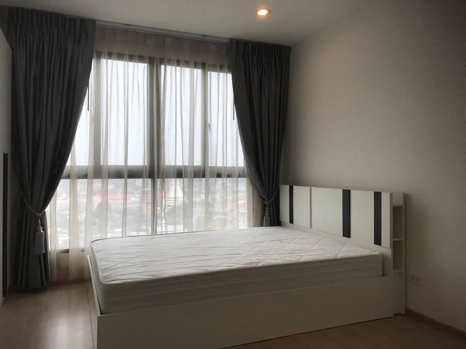 Selling Ideo Wutthakat condo, high floor, north-facing balcony, cool breeze, no direct sunlight. Move in now, don't delay!