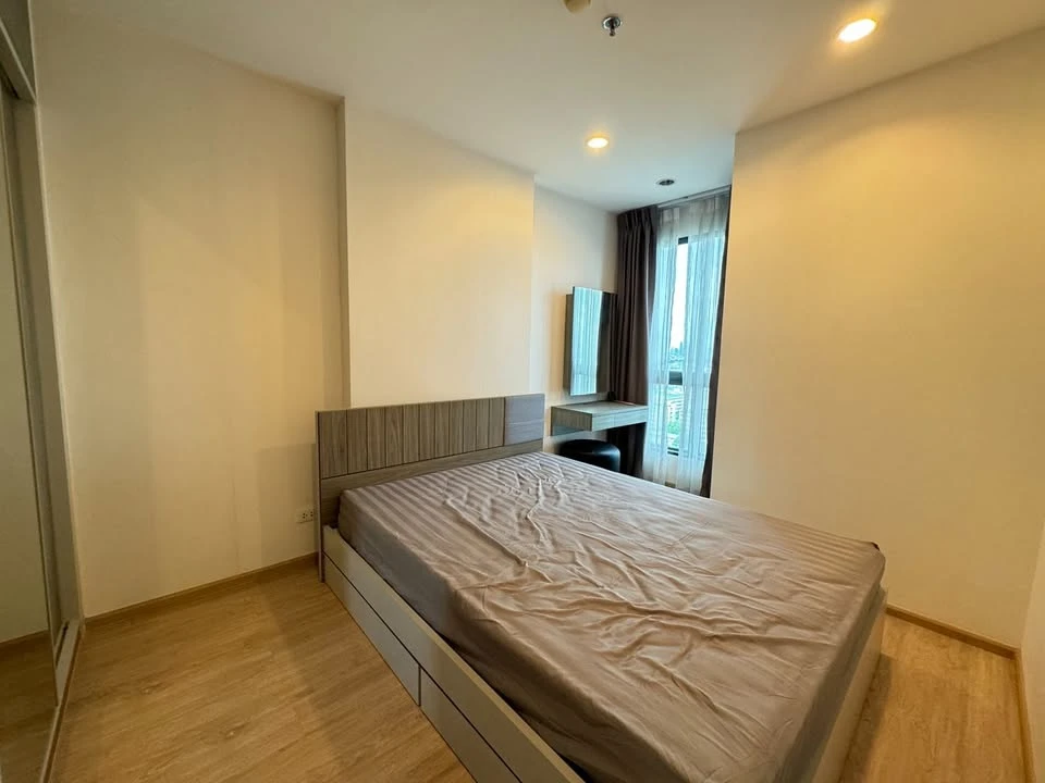 For sale: Ideo Sathorn-Tha Phra, open and airy city view, very comfortable to look at, fully furnished, book now, don't hesitate.