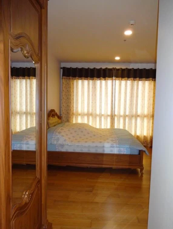 For sale: Hive Taksin, 6th floor, spacious room, comfortable, not cramped, near BTS Skytrain, don't miss it.