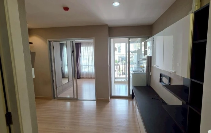 Selling A Plus 2 Rattanathibet, 6th floor. Spacious and airy room. Book now!